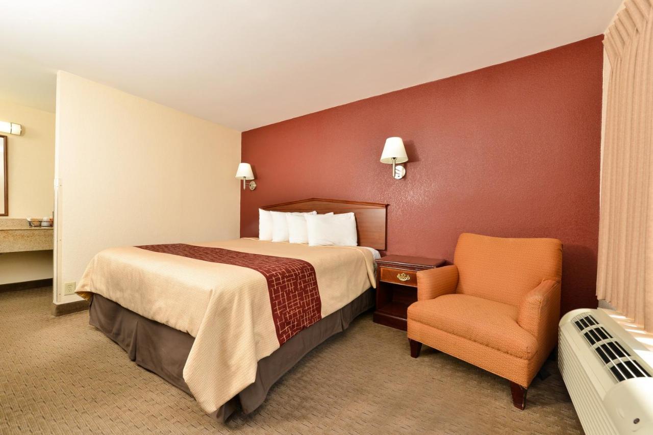 Red Roof Inn Далтон Екстер'єр фото